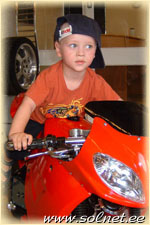 василий ; 3года; Англия,Лондон